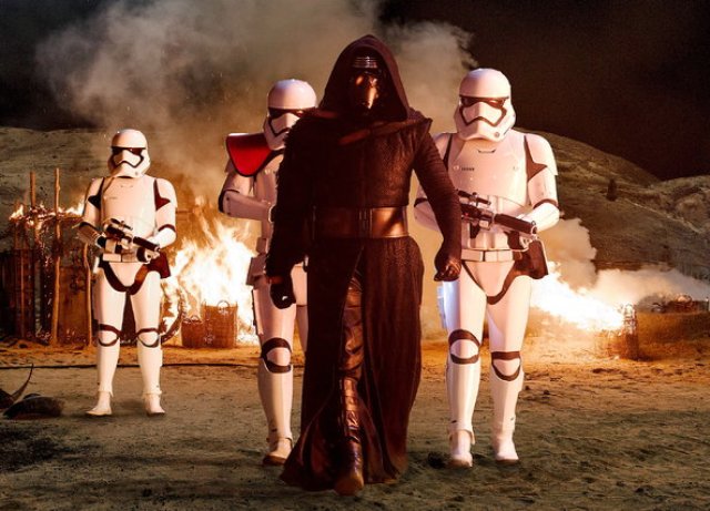 Sức hút bom tấn "Star Wars" vẫn chưa hề giảm sút ảnh 1